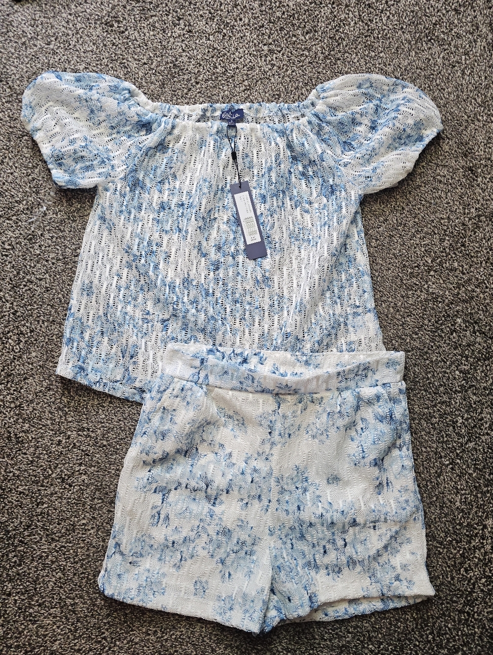 Nwt Latia 2 Piece Outfit sz Small